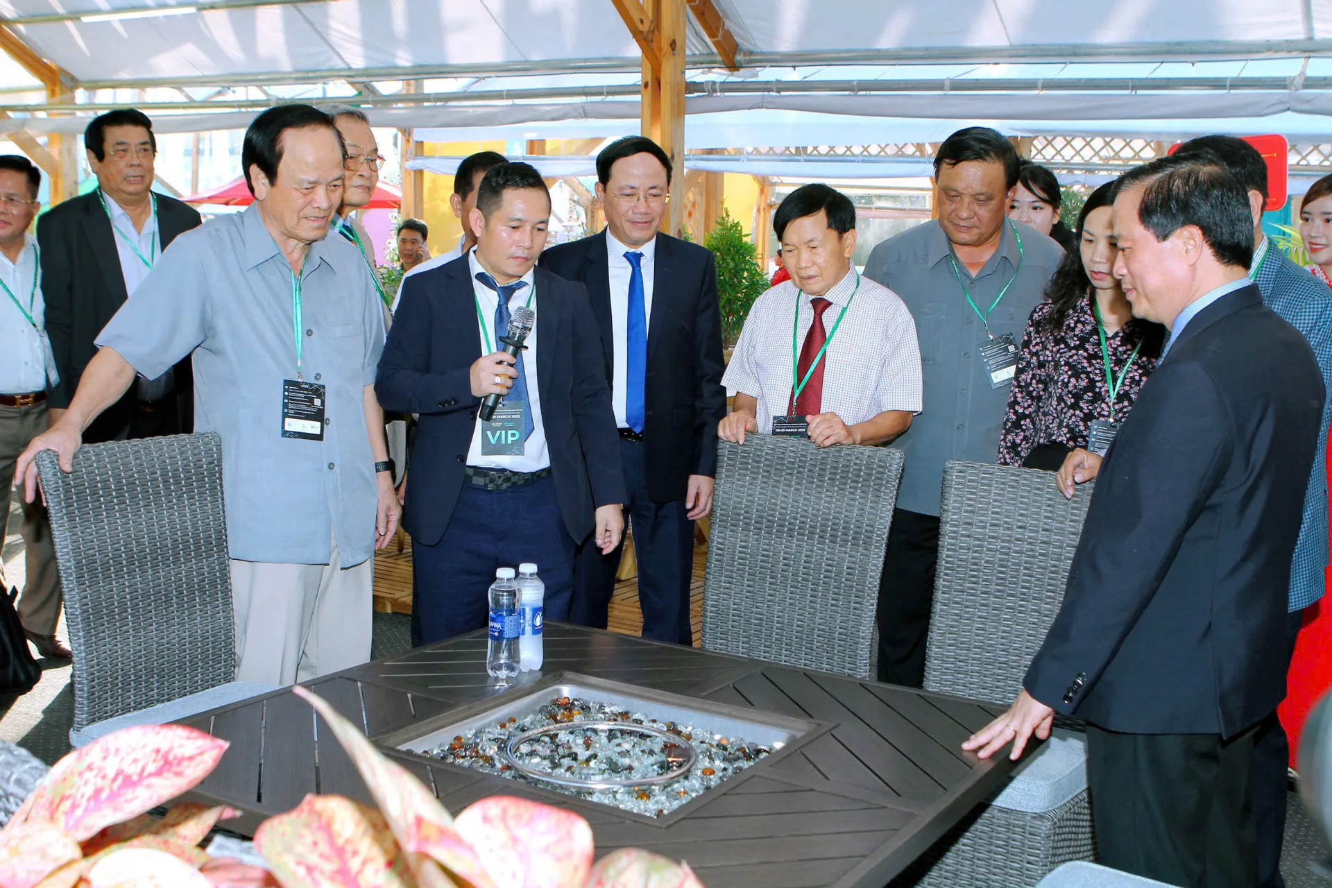 Hoàng Giang 于 Q-Fair 2025 展示户外家具